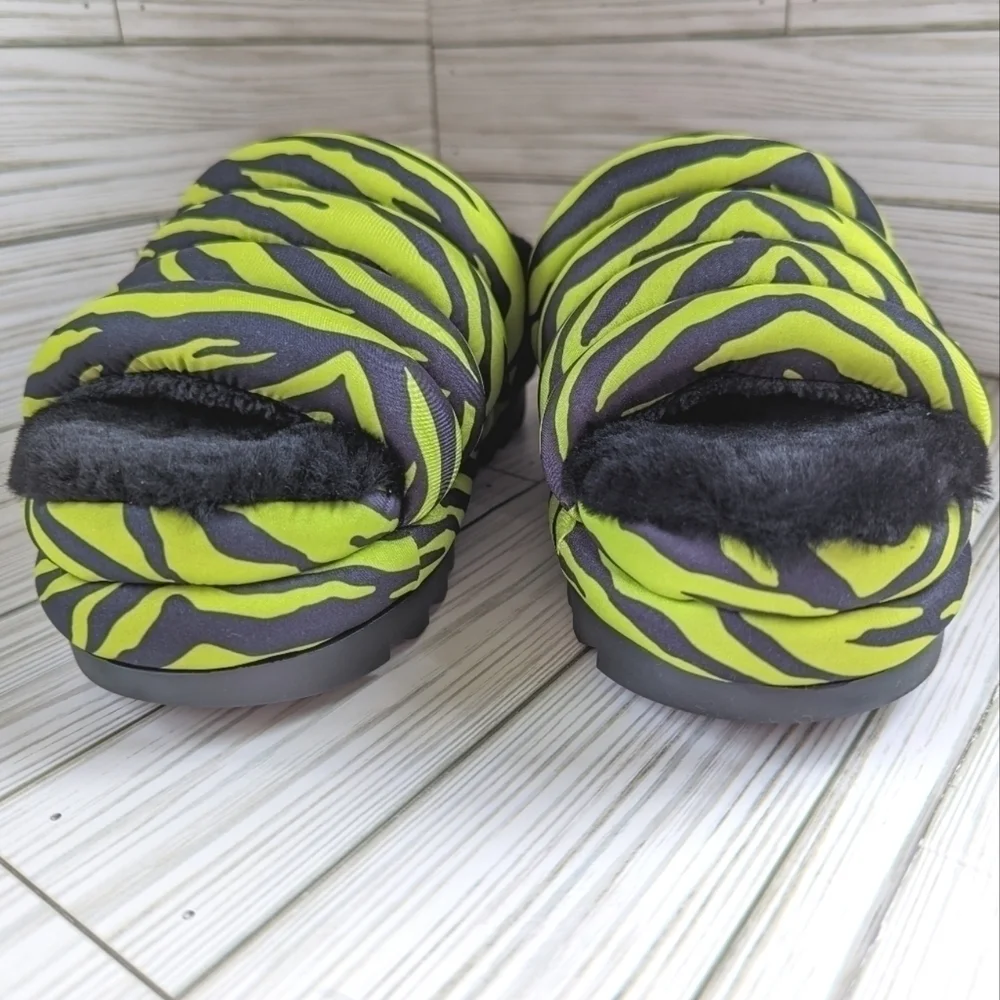 UGG Maxi Slides in Tiger Print in Key Lime and Black Women's Size 5 NWOT